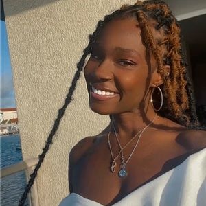 Meet your Posher, Jasmine